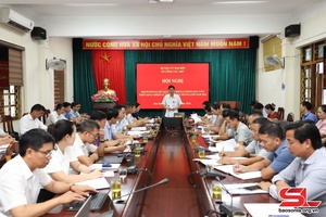 Mai Sơn dệt dượn cánh khài pưng tàng chương hay xuần pày mương nọ