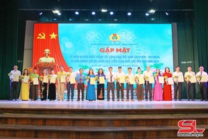 Xừng nhọng cán bộ, đoàn viên công đoàn pộn dỏn
