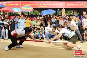 Thì khánh pưng môn thể thao khòng po me chựa nọi côn