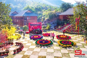 'Colourful "Old Tet Village" space at Happy Land Moc Chau