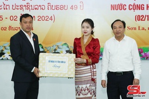 Trương Cao đẳng Sơn La pọ nả bốn sường 49 pì Quốc khánh mương CHDCND Lao