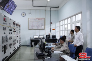 Chok nxiak nhaz xênhz têx điện đêx tso trâu zuk thax tsav