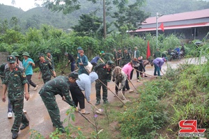 "Vượt nắng, thắng mưa" chung sức xây dựng nông thôn mới 