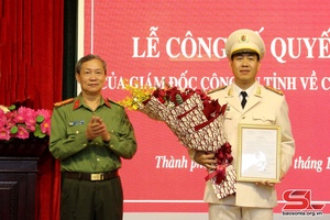 Công bố quyết định về việc điều động cán bộ