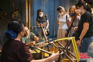 Phát triển các ngành công nghiệp văn hóa