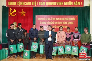 Đồng chí Bộ trưởng, Chủ nhiệm Ủy ban Dân tộc thăm và làm việc tại huyện Vân Hồ