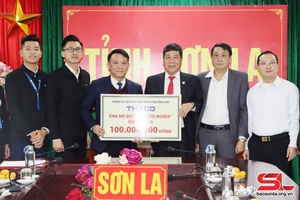 Tiếp nhận ủng hộ 100 triệu đồng cho Quỹ “Vì người nghèo” tỉnh