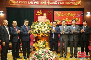 Đoàn đại biểu tỉnh Xay Sổm Bun thăm, chúc tết tỉnh Sơn La