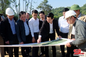 Đồng chí Chủ tịch UBND tỉnh kiểm tra tiến độ thi công các dự án trọng điểm