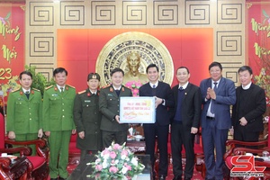 Đồng chí Chủ tịch UBND tỉnh thăm, chúc tết Công an tỉnh và gia đình các đồng chí nguyên lãnh đạo tỉnh