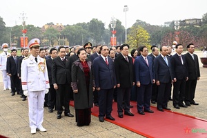 Lãnh đạo Đảng, Nhà nước, Quân đội vào Lăng viếng Chủ tịch Hồ Chí Minh, tưởng niệm các Anh hùng liệt sĩ