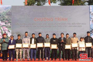 Mường La tổ chức Ngày hội việc làm, tư vấn hướng nghiệp năm 2023