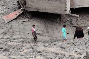 Ít nhất 15 người thiệt mạng do một loạt vụ lở đất ở miền nam Peru