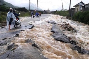 Cảnh báo mưa lớn, lốc sét, gió giật mạnh ở vùng núi Bắc Bộ