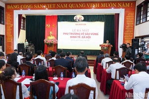 'Báo Nhân Dân ra mắt phụ trương về sáu vùng kinh tế-xã hội