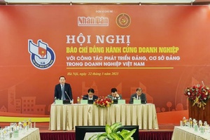 Báo chí đồng hành với doanh nghiệp trong công tác phát triển Đảng