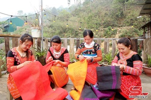 Háng Đồng giữ gìn bản sắc văn hóa dân tộc gắn với phát triển du lịch