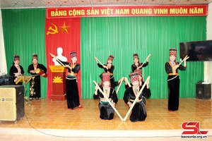 Gìn giữ và phát triển giá trị văn hóa truyền thống dân tộc