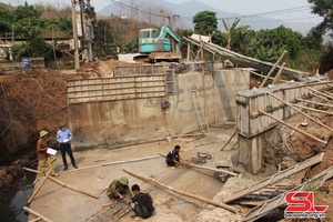 Yên Châu đẩy nhanh tiến độ thi công các công trình
