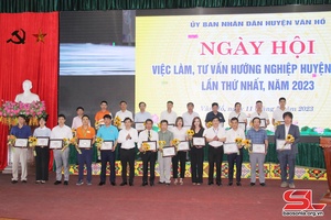 Ngày hội việc làm, tư vấn hướng nghiệp huyện Vân Hồ