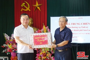 Đồng chí Bí thư Thành ủy Sơn La dự sinh hoạt chi bộ cơ sở