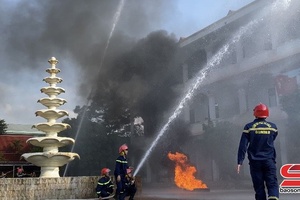 Công an huyện Mai Sơn phát động phong trào “Nhà tôi có bình chữa cháy”