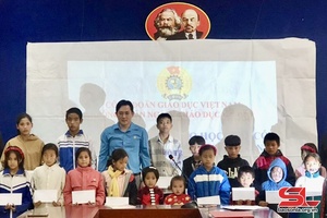 Nhiều hoạt động giúp đỡ giáo viên, học sinh có hoàn cảnh khó khăn
