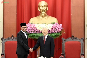 Tổng Bí thư Nguyễn Phú Trọng tiếp Thủ tướng Malaysia Anwar Ibrahim