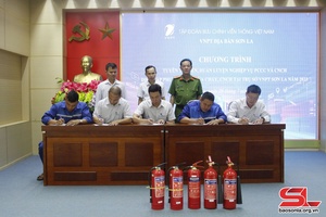 VNPT Sơn La phát động phong trào "Nhà tôi có bình chữa cháy" 