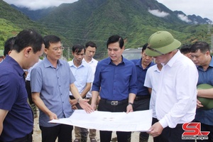 Tập trung khắc phục hậu quả thiên tai, sớm ổn định đời sống nhân dân 