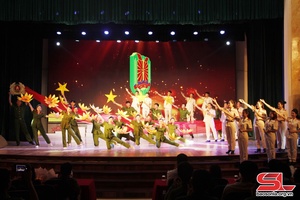 Chương trình nghệ thuật ‘‘Vinh quang Tổ quốc ta’’