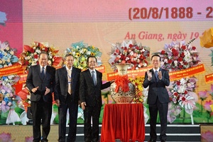 Chủ tịch nước Võ Văn Thưởng dự Lễ kỷ niệm 135 năm ngày sinh Chủ tịch Tôn Đức Thắng