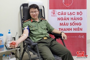 Chiến sĩ Công an hiến máu cứu bệnh nhân qua cơn nguy kịch