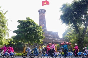 Tết Độc lập rộn ràng trên mọi miền đất nước