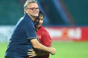 HLV Philippe Troussier hài lòng khi hoàn thành mục tiêu đề ra