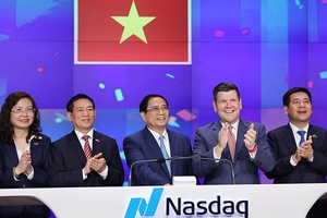 'Thủ tướng Phạm Minh Chính rung chuông khai trương phiên giao dịch tại sàn chứng khoán NASDAQ