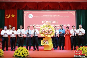 Gặp mặt biểu dương doanh nghiệp, doanh nhân tiêu biểu