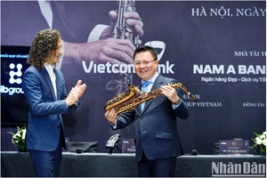 Lan tỏa tinh thần thiện nguyện, vì cộng đồng từ đêm nhạc Kenny G Live in Vietnam