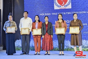 Đẩy mạnh các hoạt động giúp đỡ người khuyết tật và trẻ mồ côi