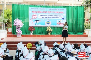 Ngoại khóa “Kỹ năng tự bảo vệ bản thân và phòng tránh nguy hiểm, an toàn trên internet”