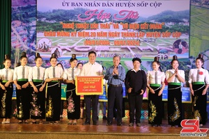 Hội thi ‘‘Nghệ thuật xòe Thái” và “Vũ điệu kết đoàn”