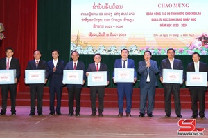 Trường cao đẳng Sơn La đón 264 lưu học sinh và học viên các tỉnh Bắc Lào 