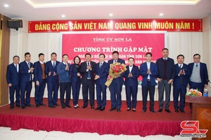 Gặp mặt Đoàn đại biểu dự Đại hội đại biểu toàn quốc Hội Nông dân Việt Nam lần thứ VIII
