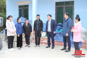 Giải ngân 300 triệu đồng chương trình tín dụng đối với người chấp hành xong án phạt tù