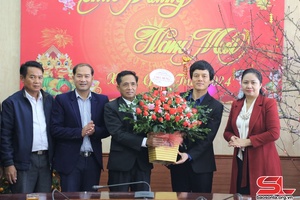 Lãnh đạo hai huyện Phôn Thoong, Mường Son thăm, chúc tết huyện Sốp Cộp