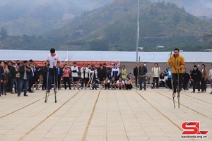Sôi nổi hoạt động vui xuân vùng biên giới Sông Mã