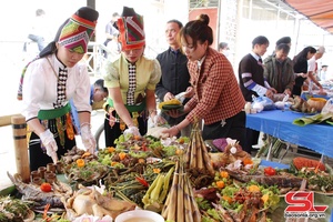 Ngày hội Hoa sơn tra huyện Mường La năm 2024:  Đặc sắc ẩm thực nơi "miền quê cổ tích"