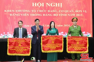 Hội nghị khen thưởng tổ chức đảng và đảng viên năm 2023