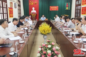Hội nghị lấy ý kiến góp ý đối với dự thảo Chỉ thị của Bộ Chính trị về Đại hội Đảng bộ các cấp tiến tới Đại hội XIV của Đảng