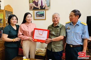 Huyện Mộc Châu thăm hỏi cựu chiến binh tham gia chiến dịch Điện Biên Phủ